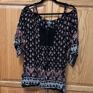Angie Black and Red Cold Shoulder Geometric Blouse, GUC, Size 1X